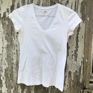 Banana Republic vneck tee